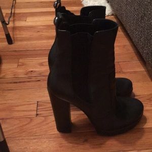 Vince Camuto Shoes - Vince Camuto Black leather boots/booties size 7 Vince Camuto Shoes - Vince Camuto Black leather boots/booties size 7